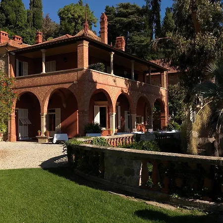 Della Pergola Relais Et Chateaux מלון 3*