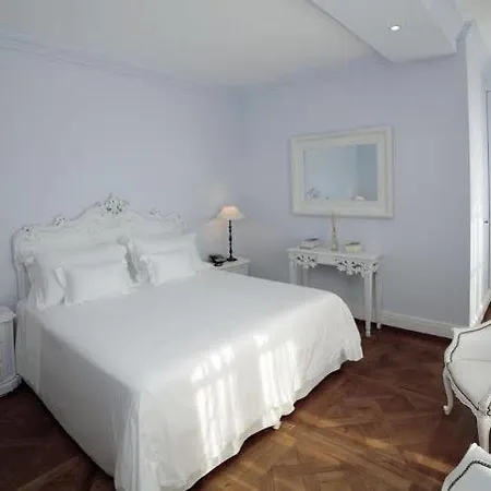 Hotel Della Pergola Relais Et Chateaux