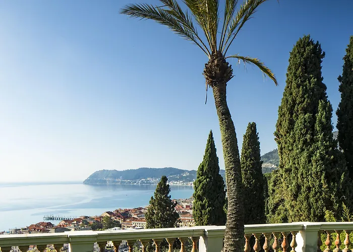 Отель Della Pergola Relais Et Chateaux Алассио